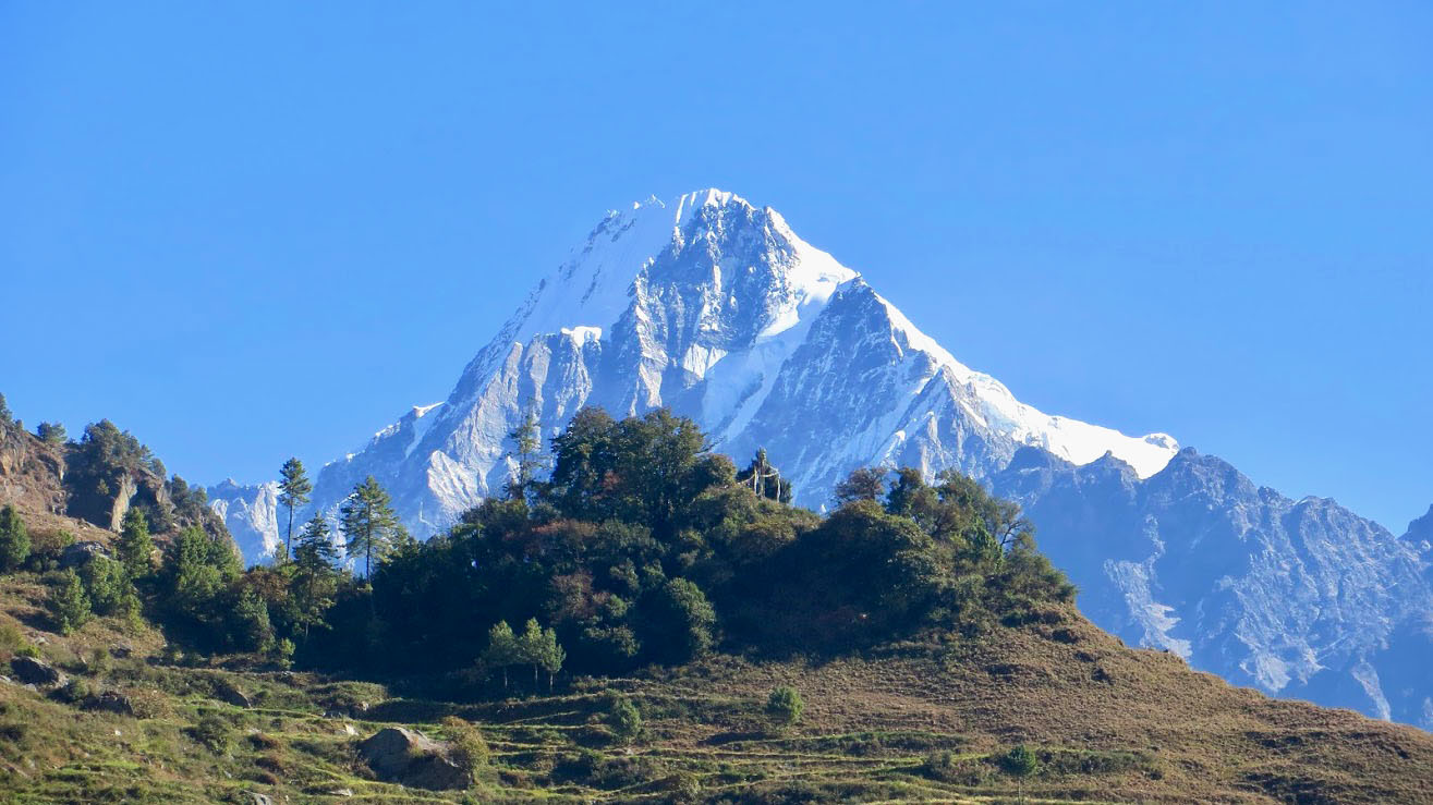 Vue sur le Langtang Lirung à 7246 m - Népal