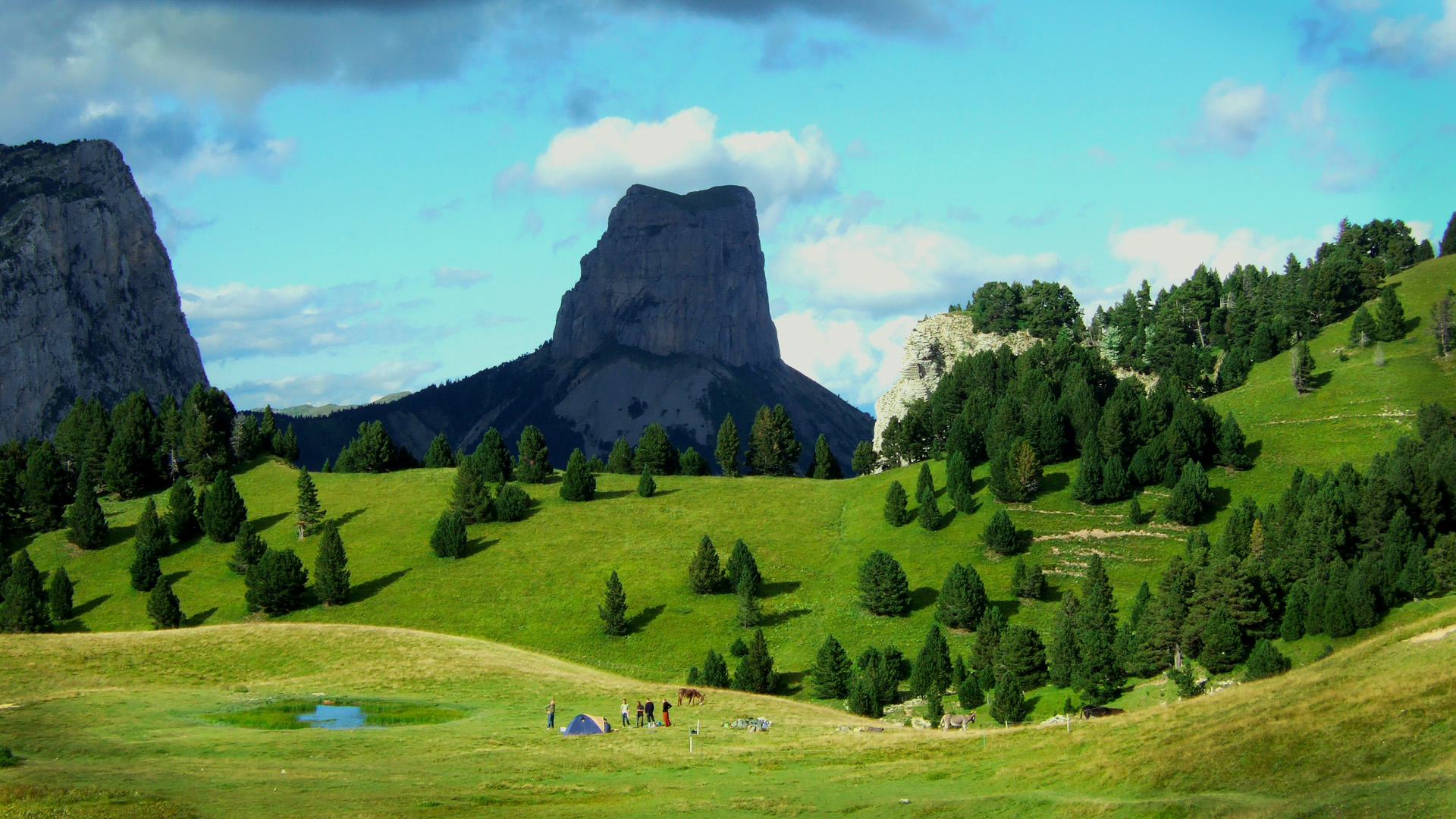 Le Mont Aiguille vu des Hauts-Plateaux du Vercors !