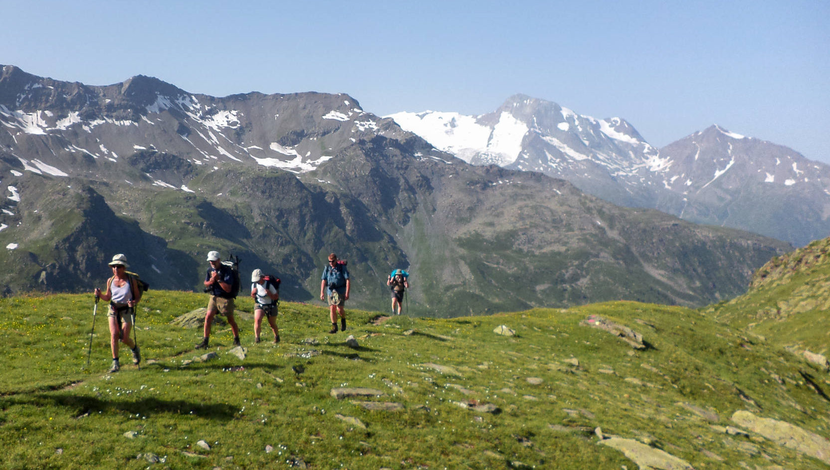 La montée au lac noir et le Mont-Pourri en toile de fond