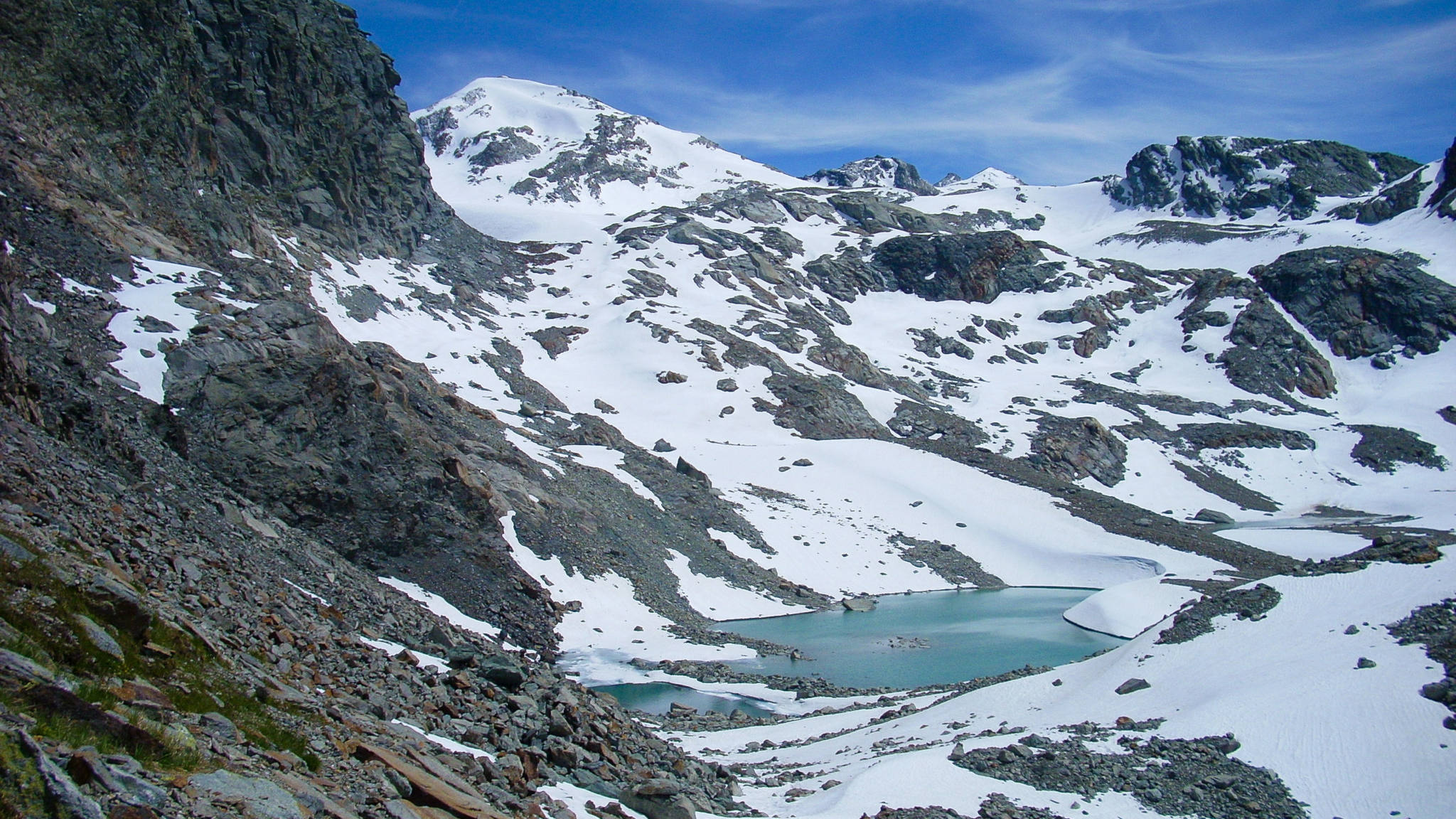 Le lac de Bellacomba en début de saison