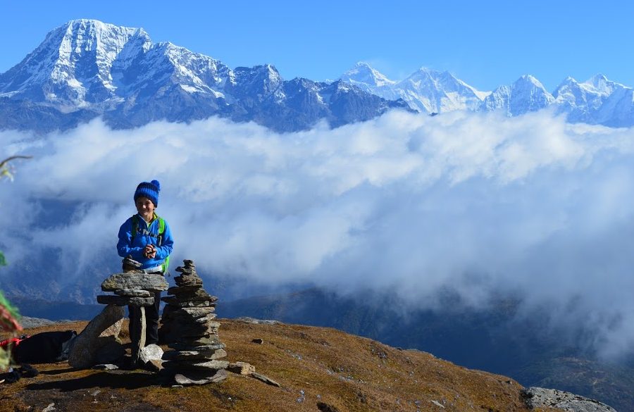 Un panorama incroyable sur le massif de l'Everest ! Trek au Solu en famille !