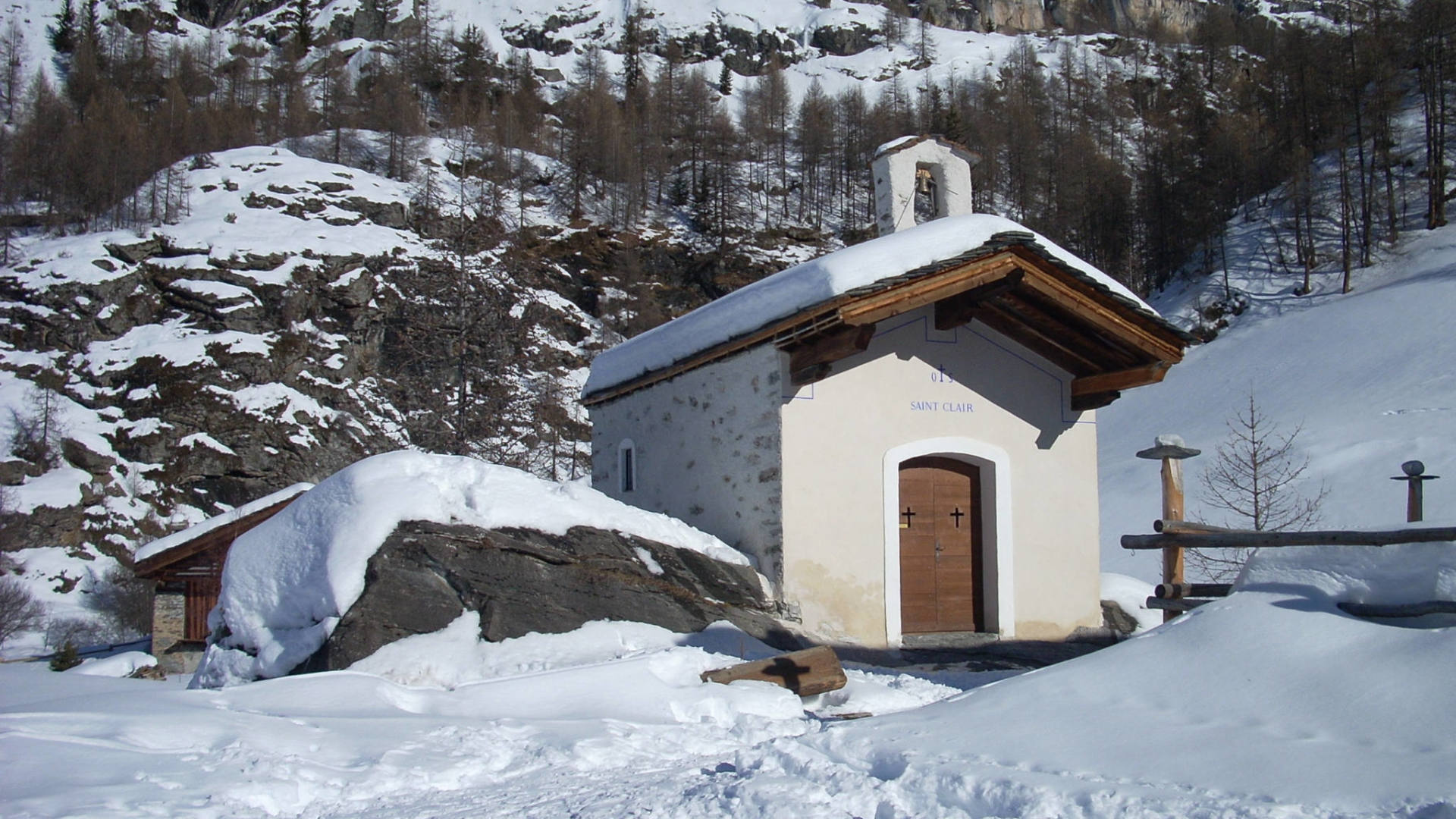 La chapelle Saint-Clair dans le hameau du Monal