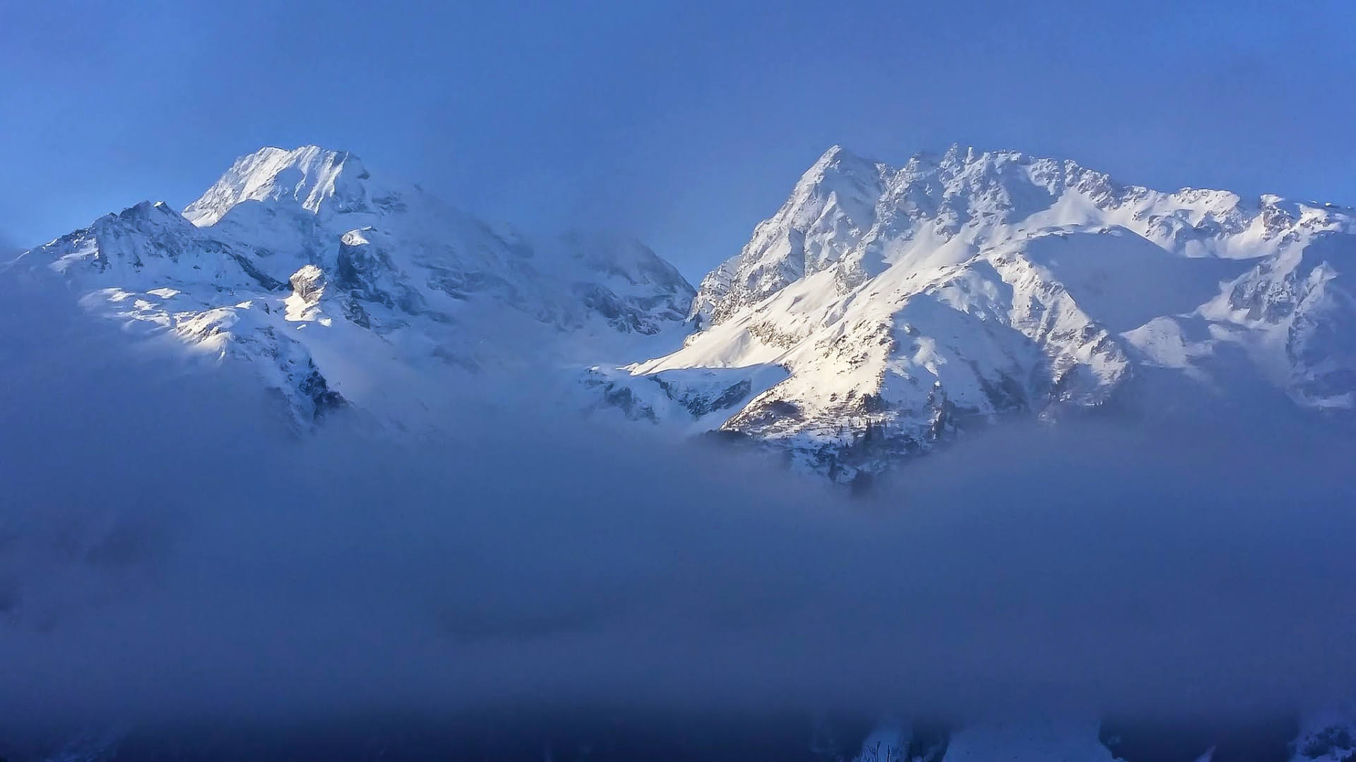 Une vision presque himalayenne sur le Mont-Pourri, la face nord de Turia et l'aiguille Rouge