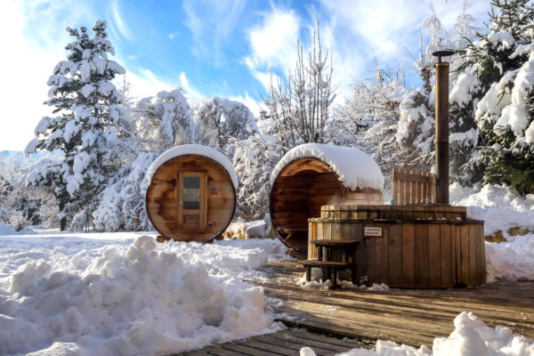 Raquette et bien-être dans le Vercors : bain norvégien et sauna !