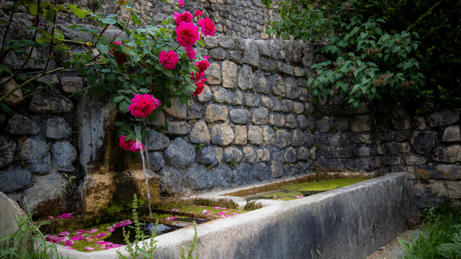 La bucolique fontaine du cirque d'Archiane