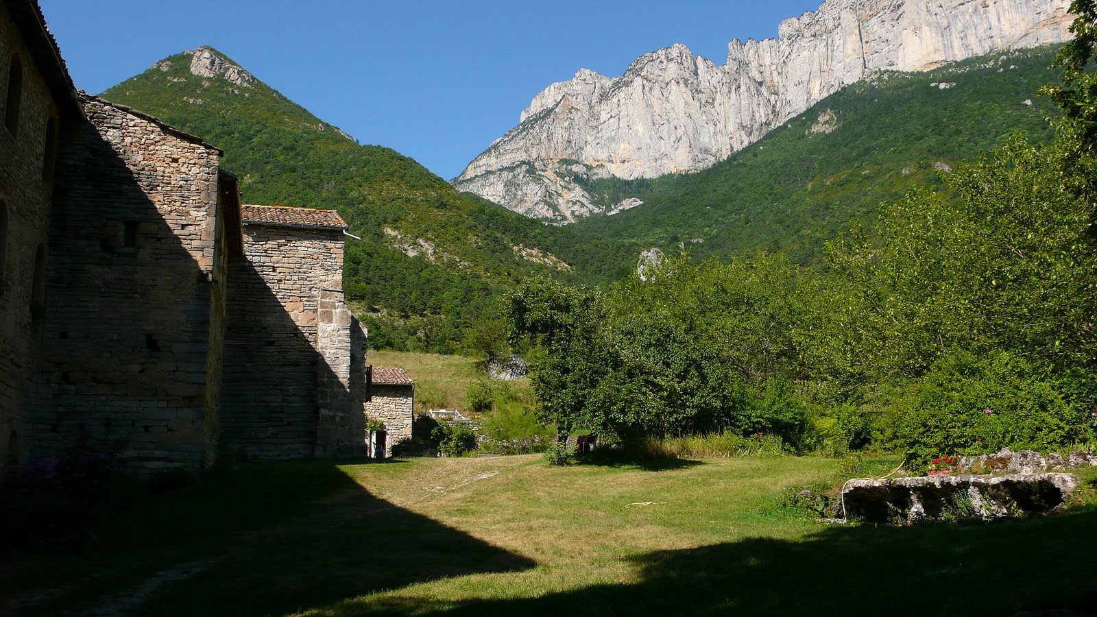 Sur les pas des Huguenots, l'Abbaye de Valcroissant