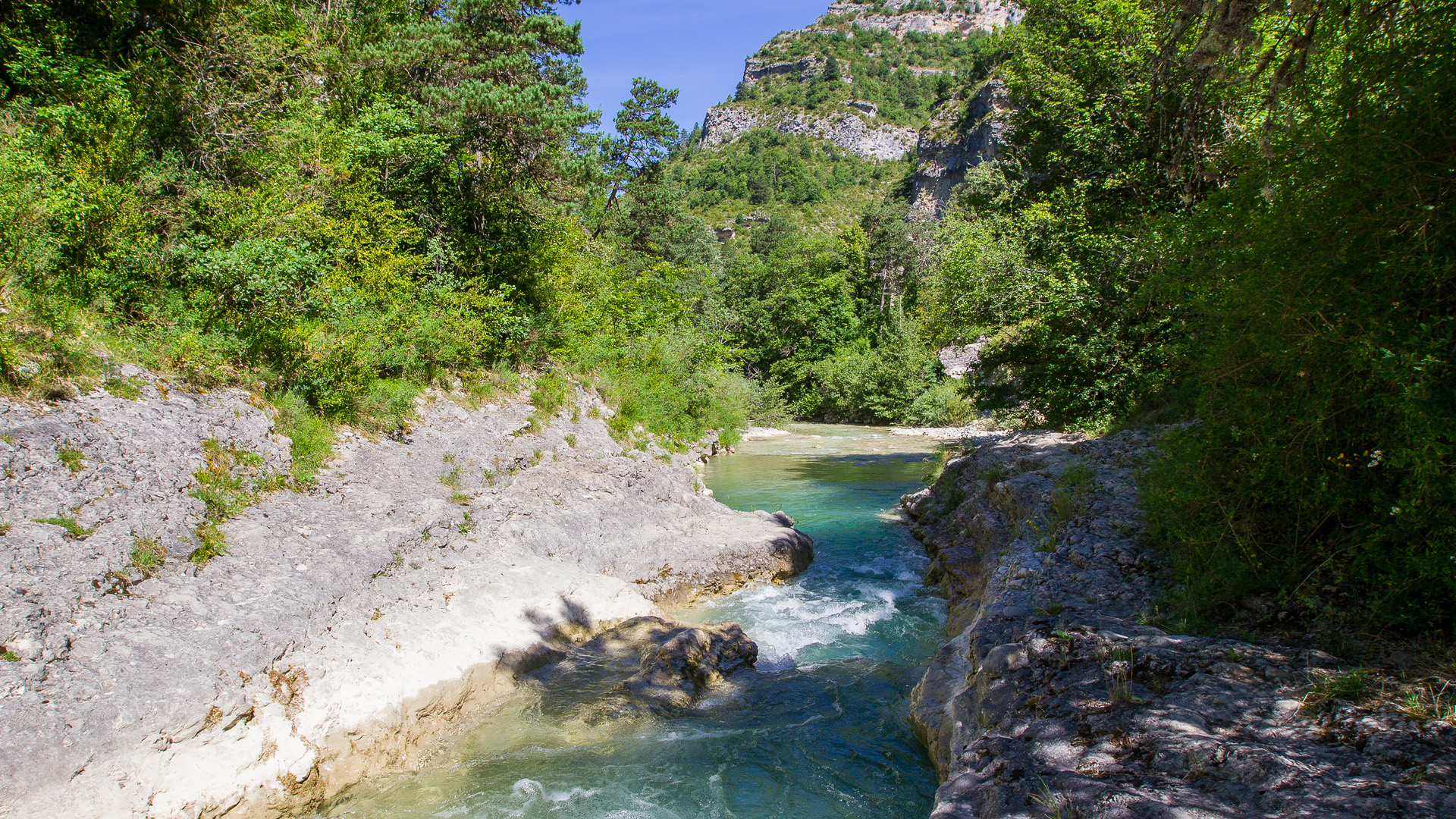 baignade dans les gorges des Gâts