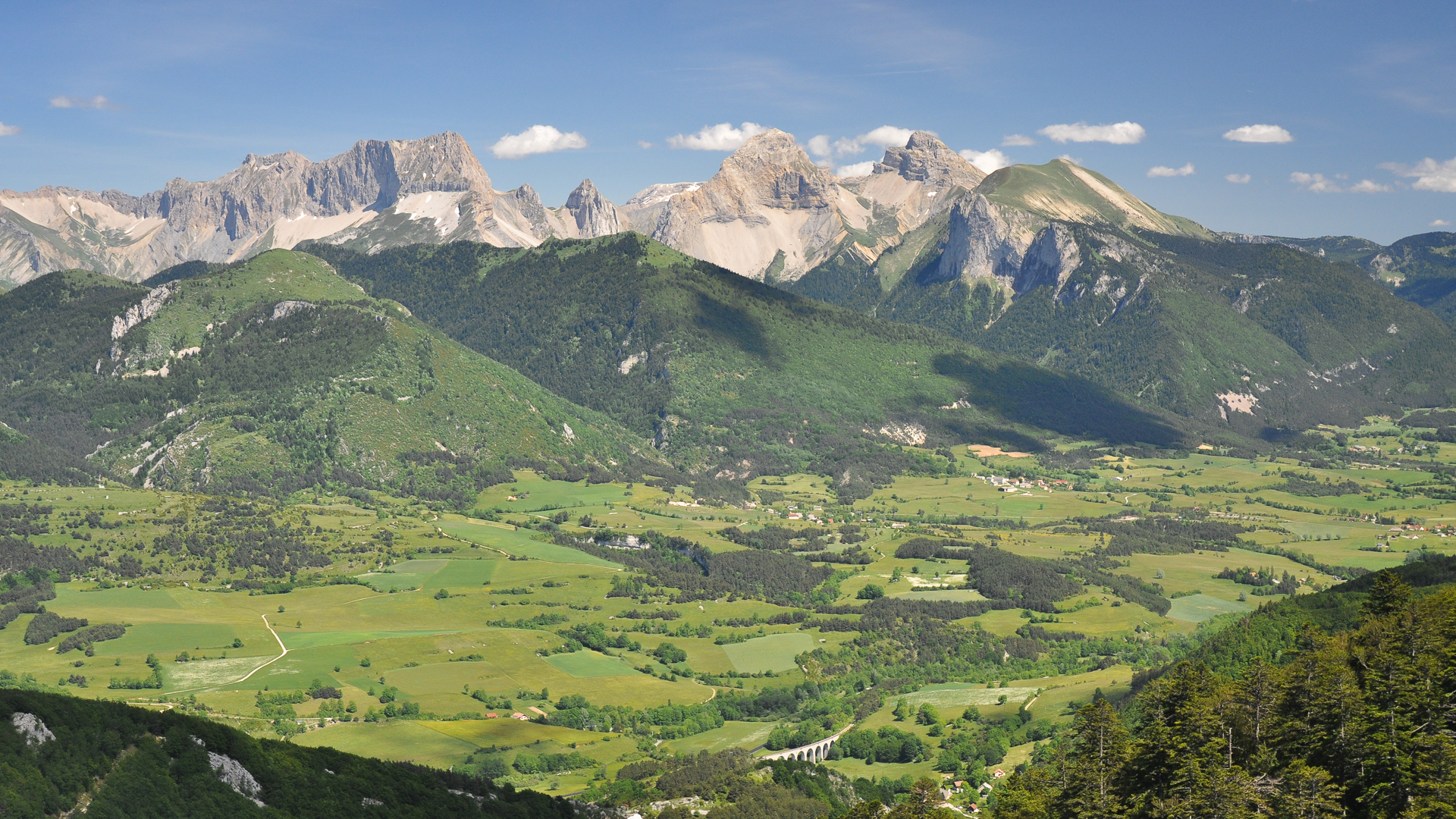 Vue sur le Dévoluy depuis les sommets du Diois