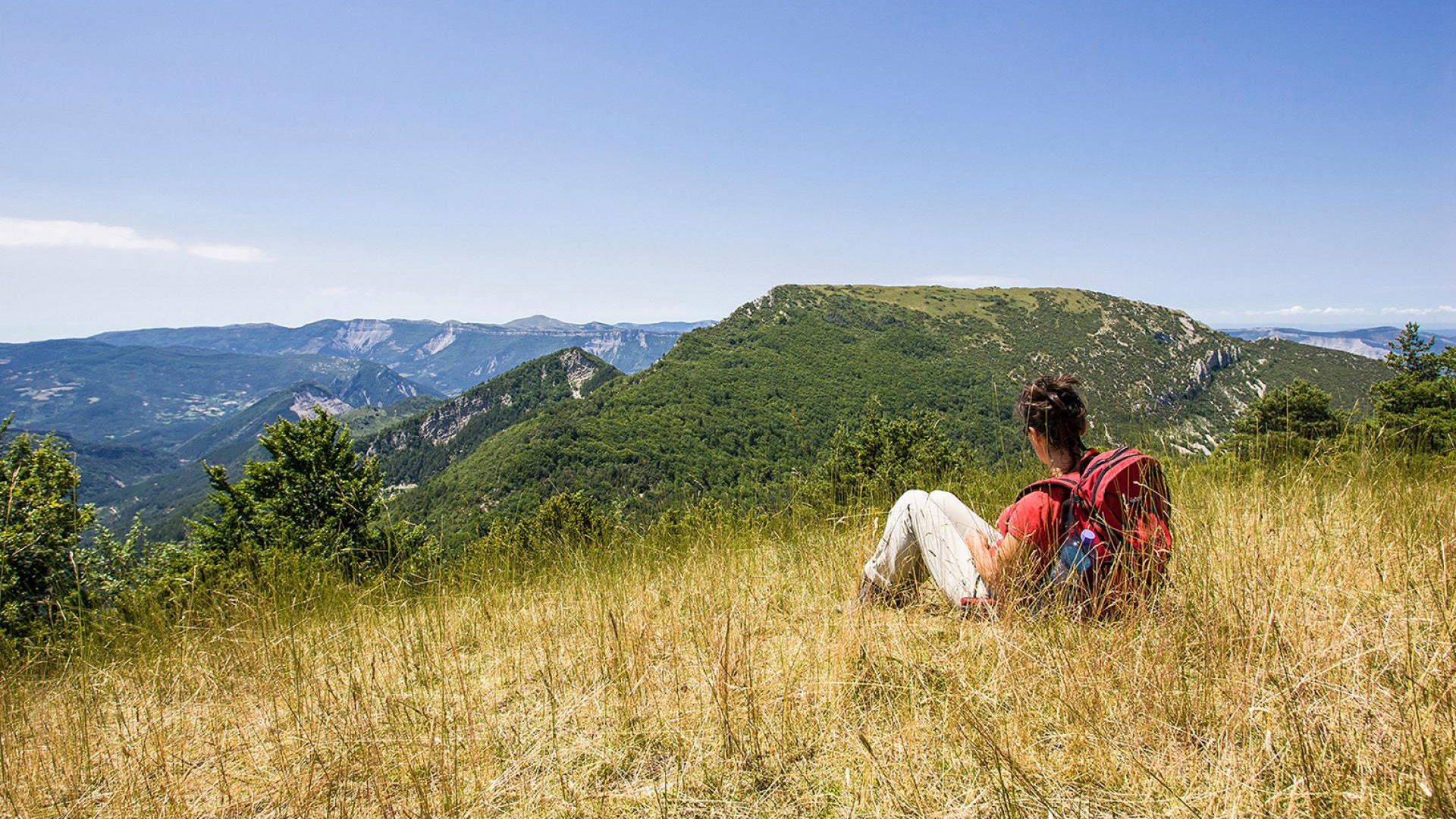 Halte avec vue sur les montagnes du Diois