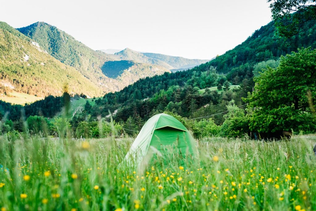 Bivouac pleine nature sous la tente... © Maité Baldi