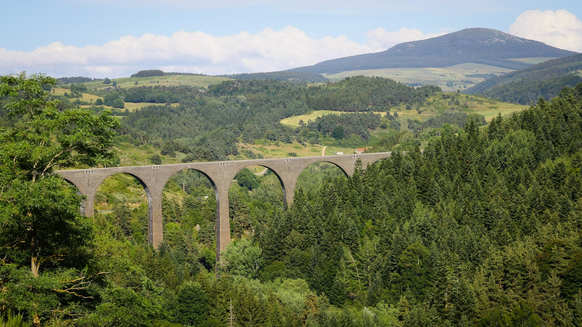 Le viaduc de la Recoumène en Haute-Loire