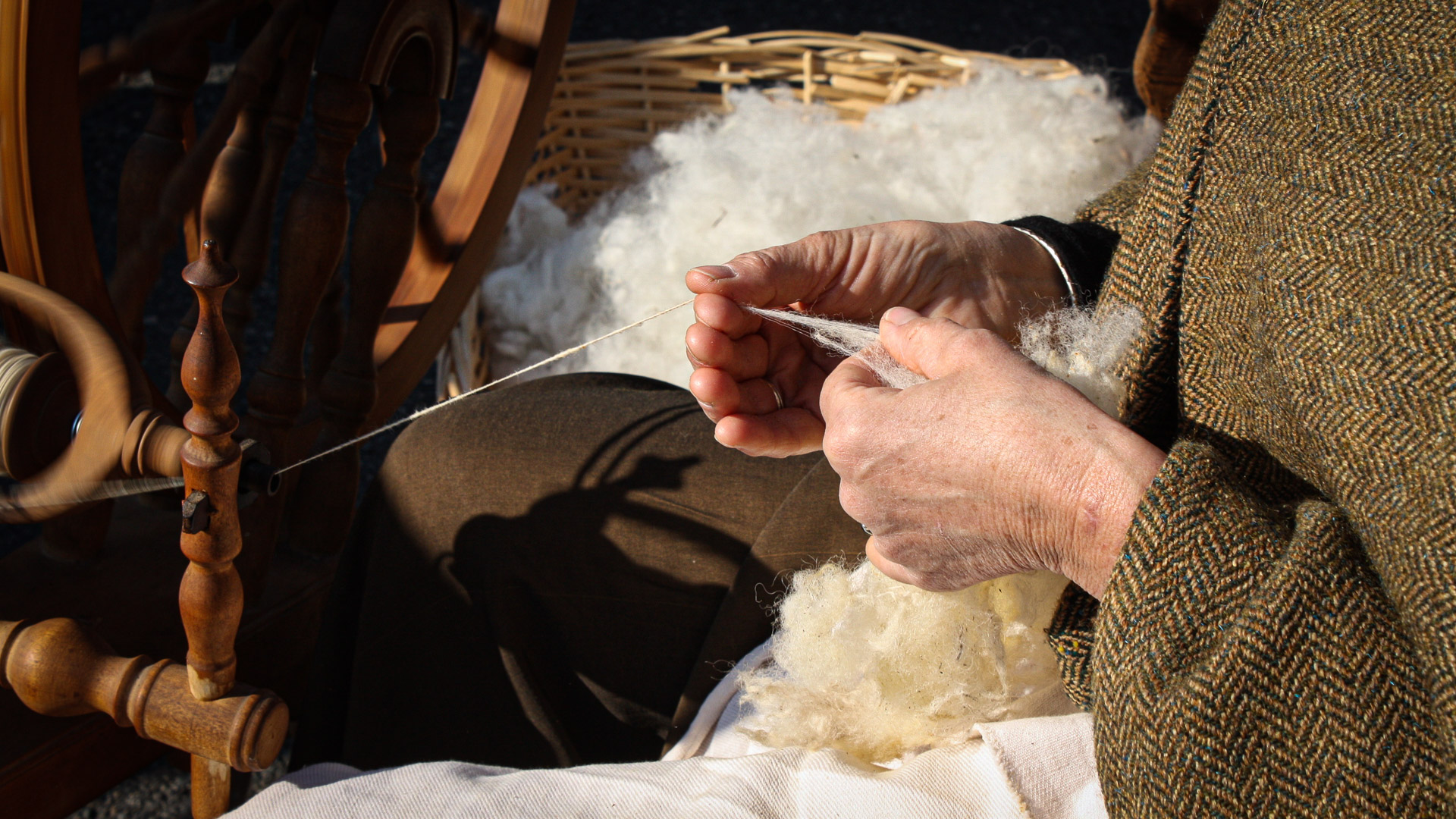 filage de la laine, démonstration du filage pendant la transhumance