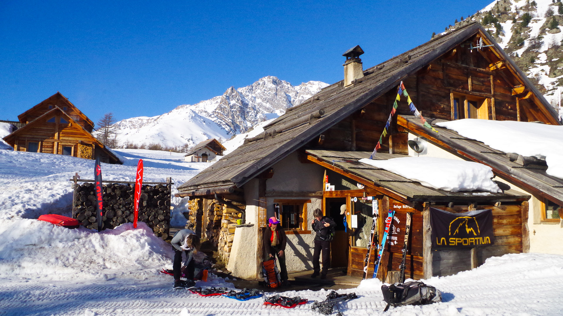 Départ du refuge en raquettes dans la Vallée de la Clarée