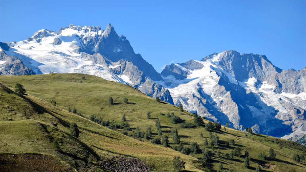 Paysage de montagne glaciaire : la Meije