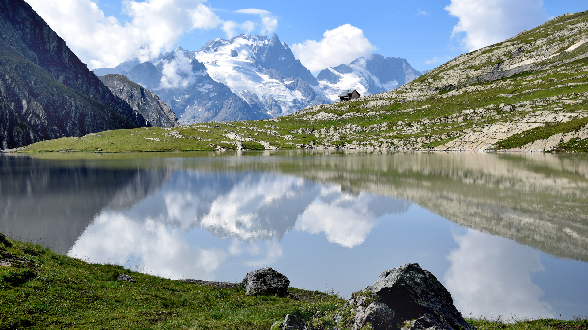 Le lac du Goléon sur le tour des Écrins