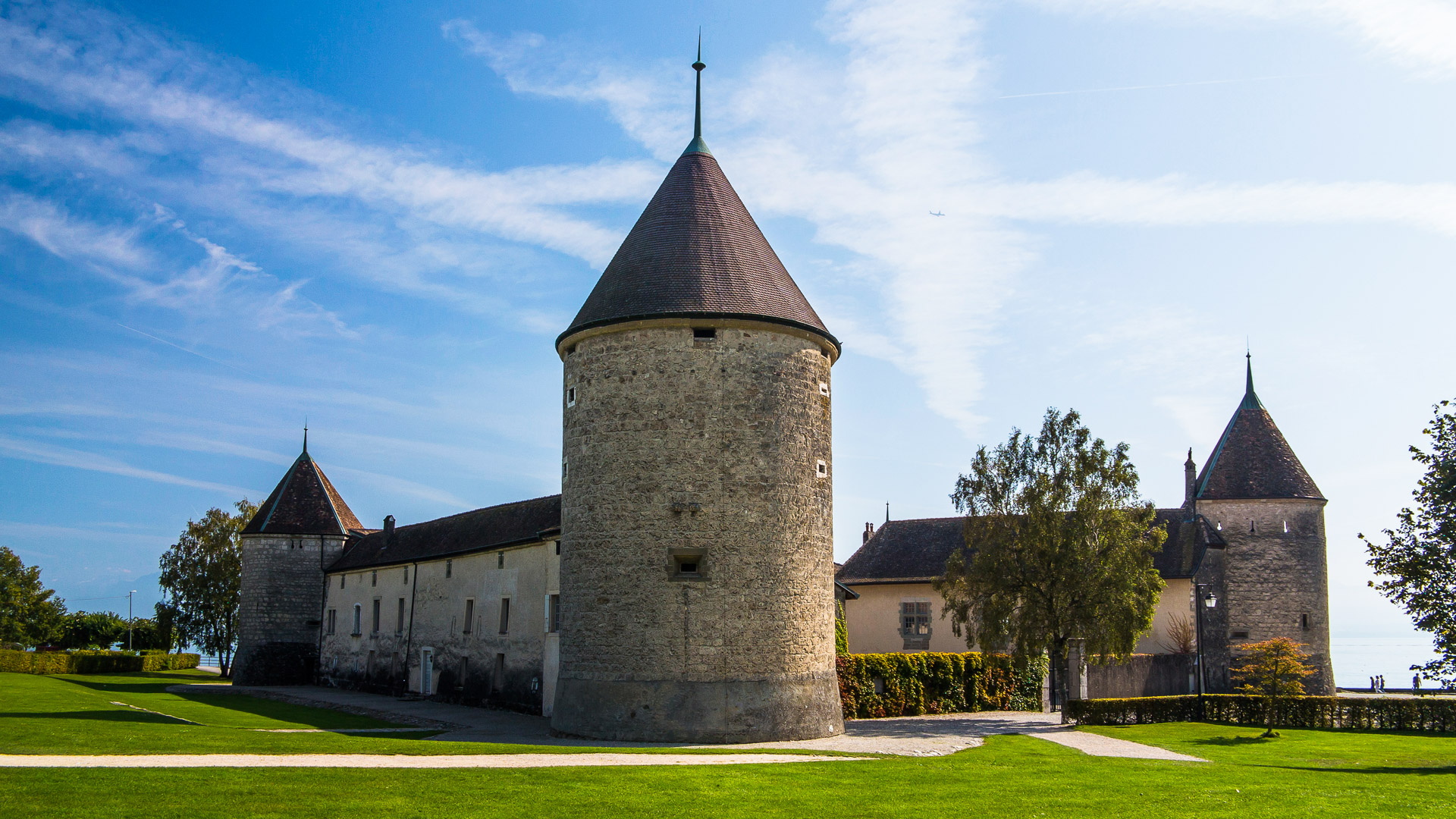 Le Chateau de Rolle sur le bord du Lac Léman