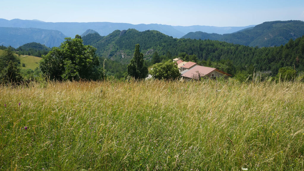 le hameau des Granges dans le Haut Diois