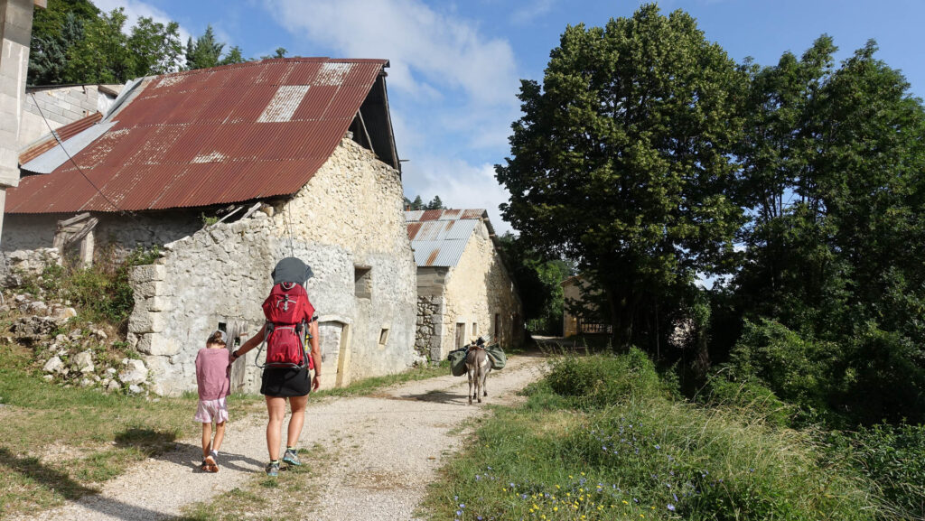 Dans le hameau des Chitons