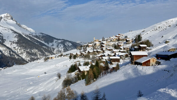 Le village de Saint-Véran en hiver, Queyras