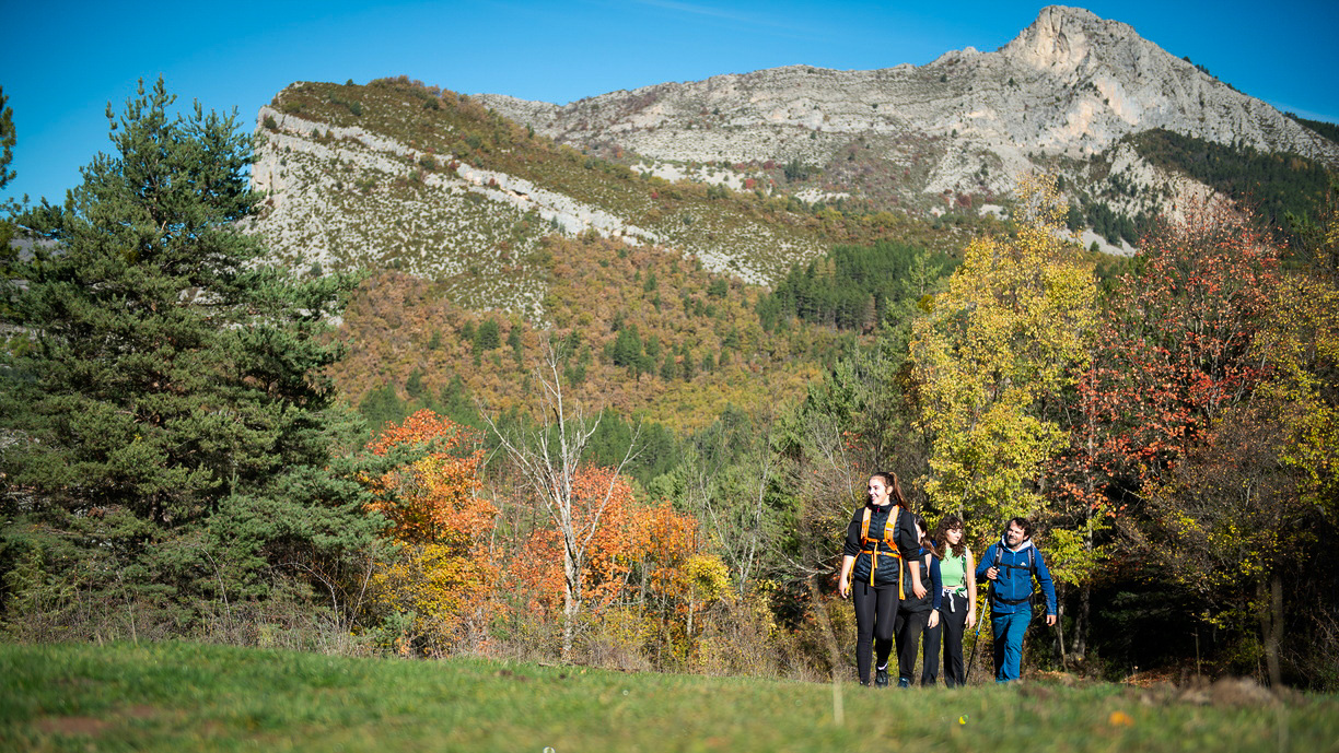 randonneurs dans le Geoparc de Haute Provence