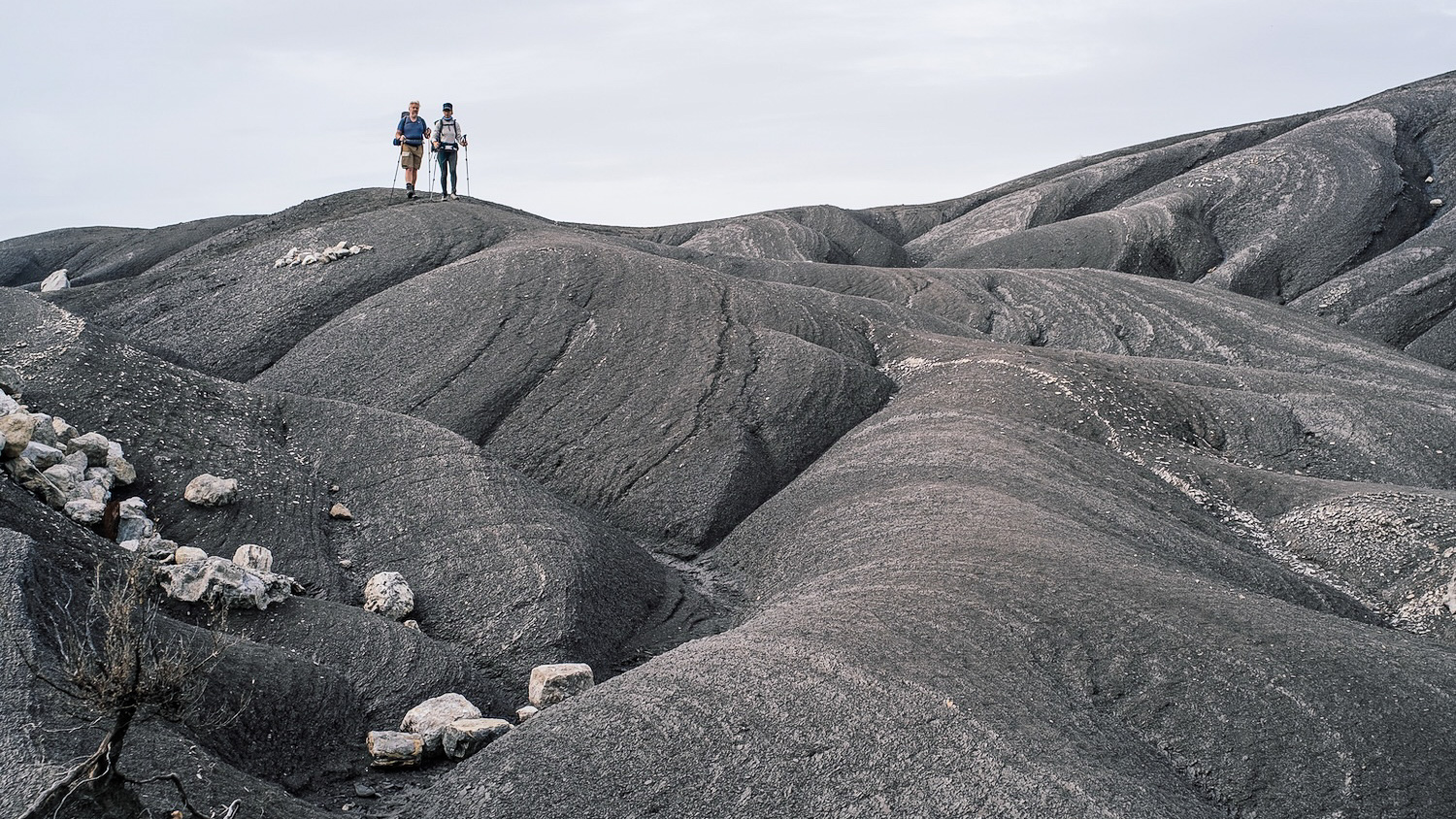Randonnée dans les terres noires du Géopark de Haute Provence © Mathieu Mouillet