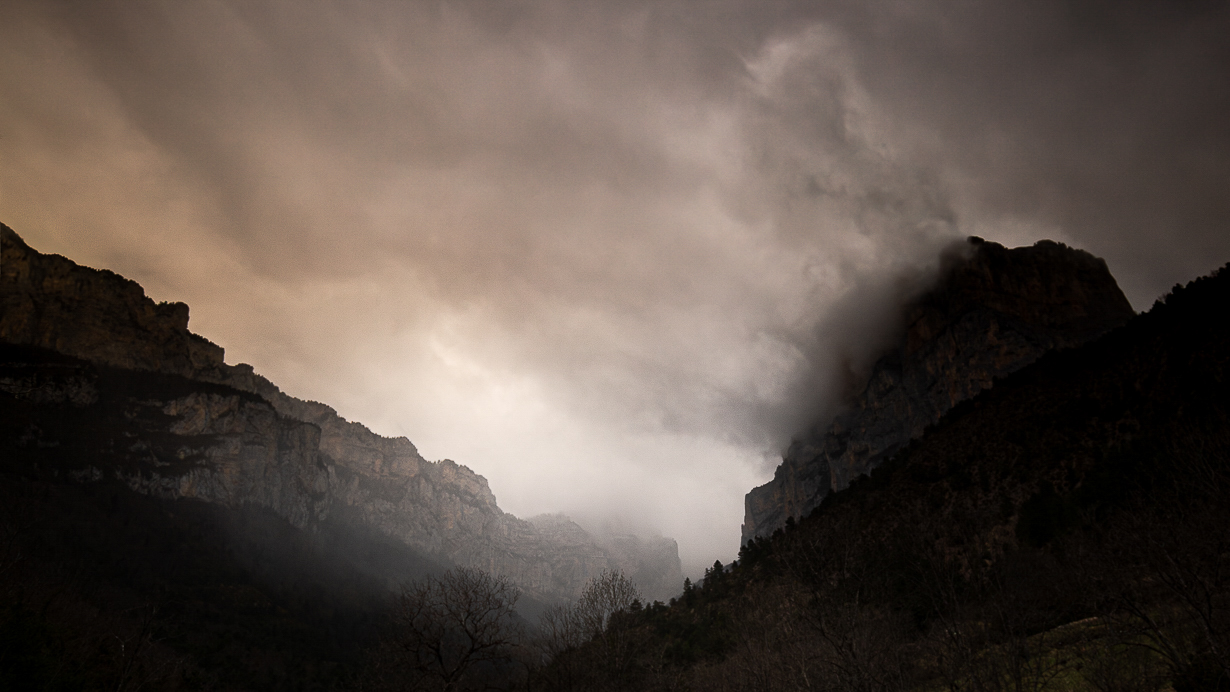 Ambiance mystérieuse dans le cirque d'Archiane