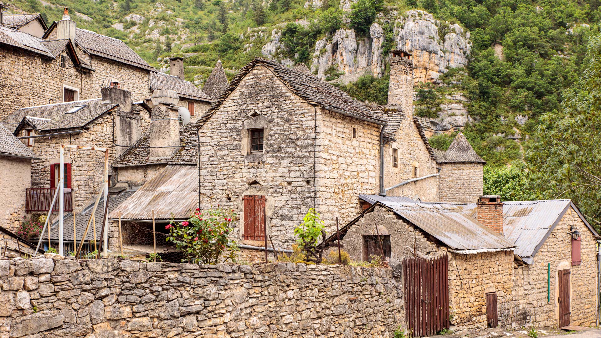 Le village de La Malène dans les Gorges du Tarn