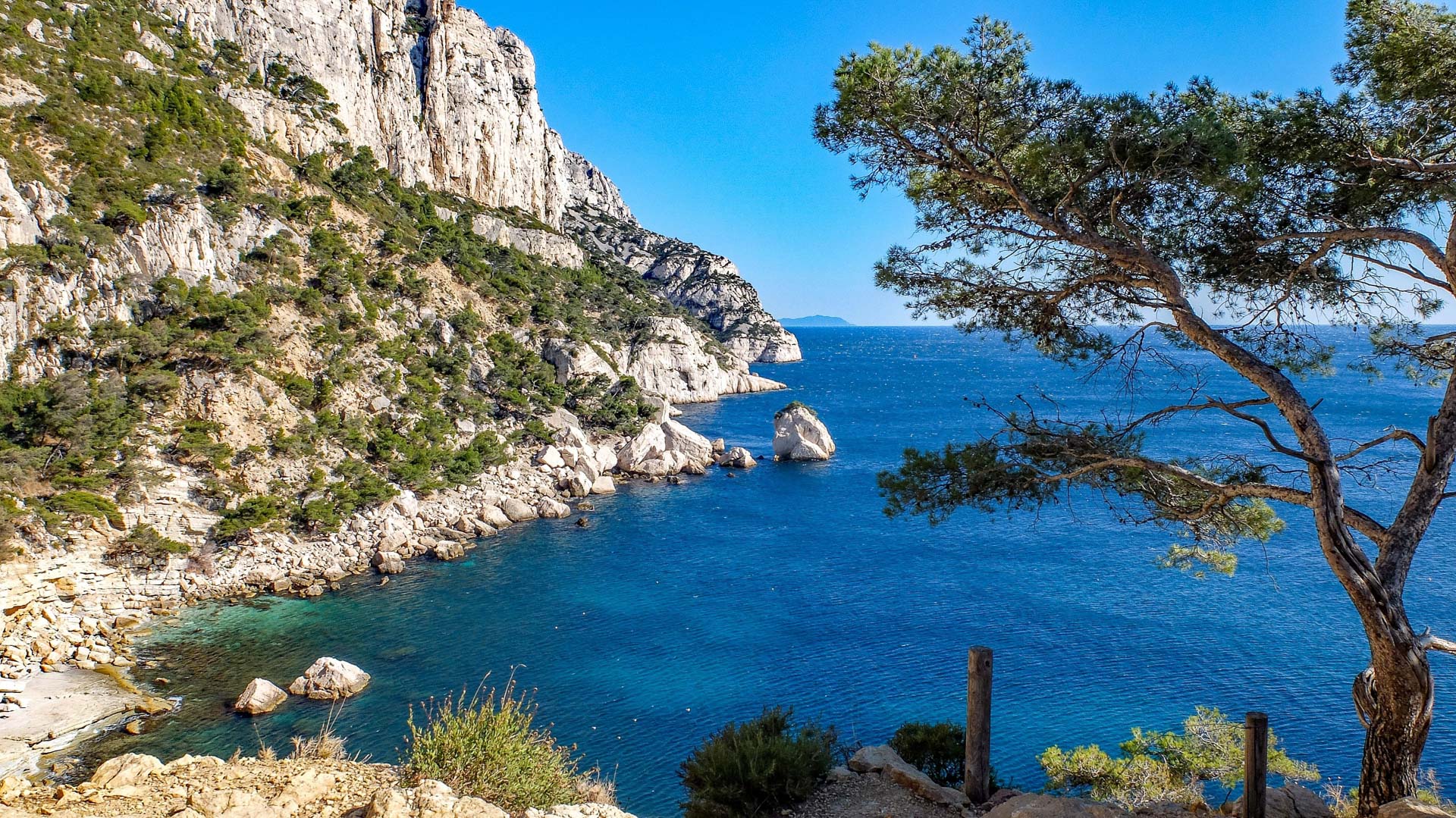 Côte rocheuse dans les Calanques